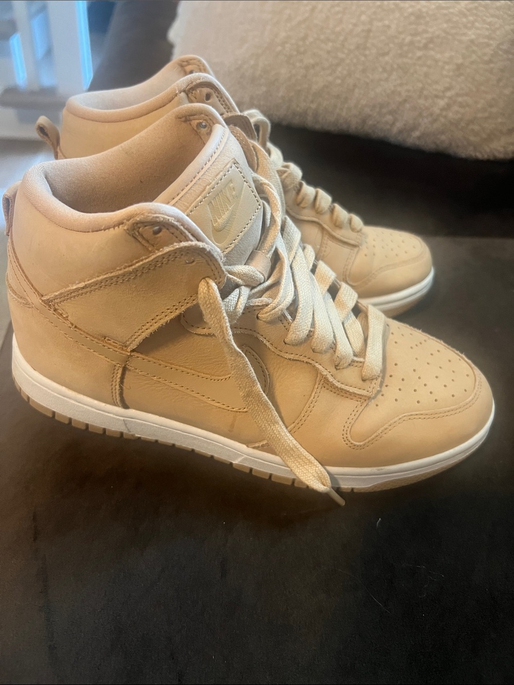 Nike Women's High-Top Sneakers in Beige Nike Dunks - Picture 2 of 4